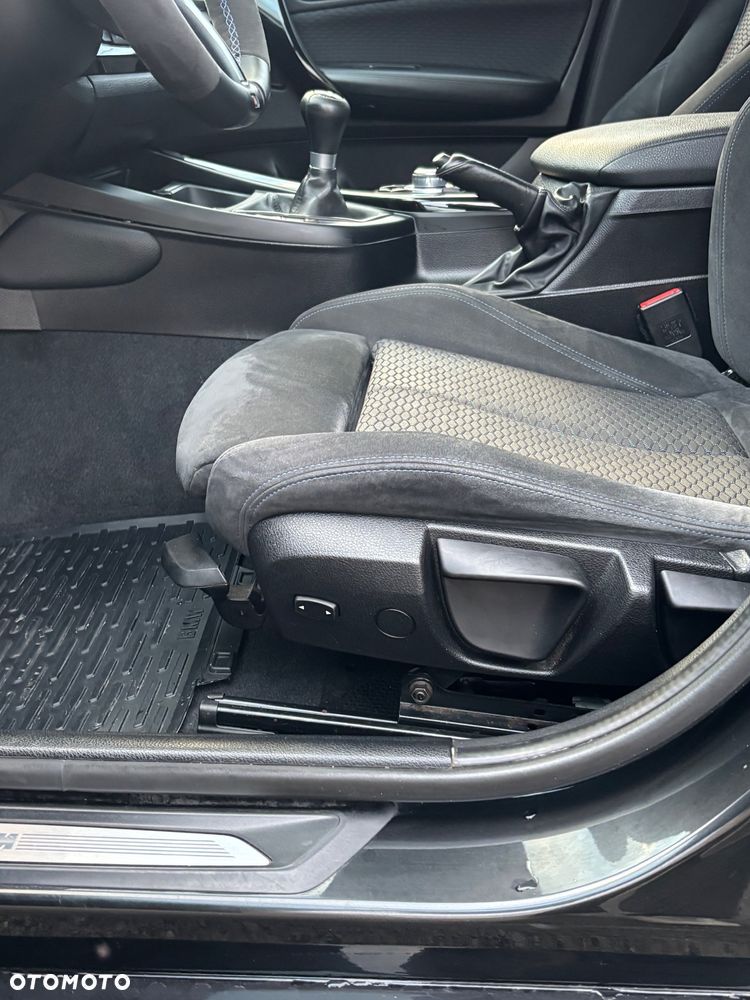 BMW Seria 1 118i Edition M Sport Shadow - 12