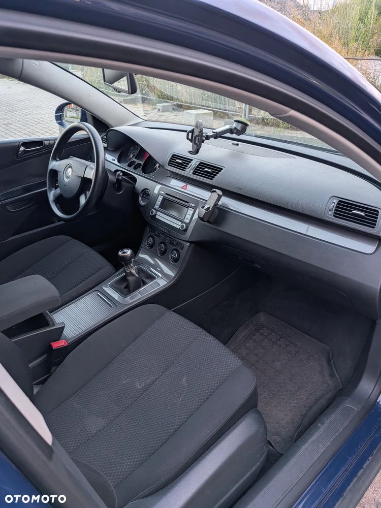Volkswagen Passat 1.9 TDI Comfortline - 10