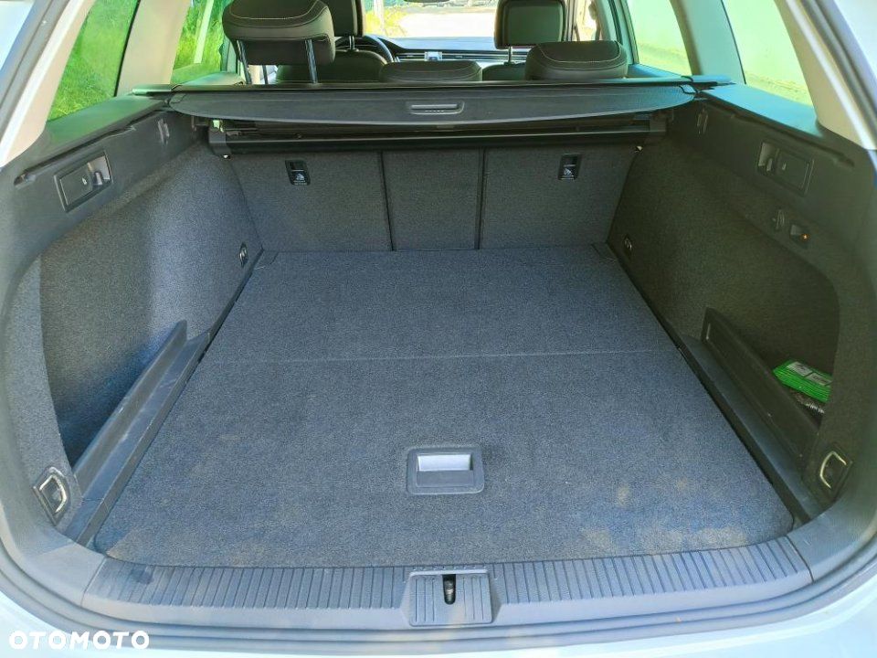Volkswagen Passat - 21