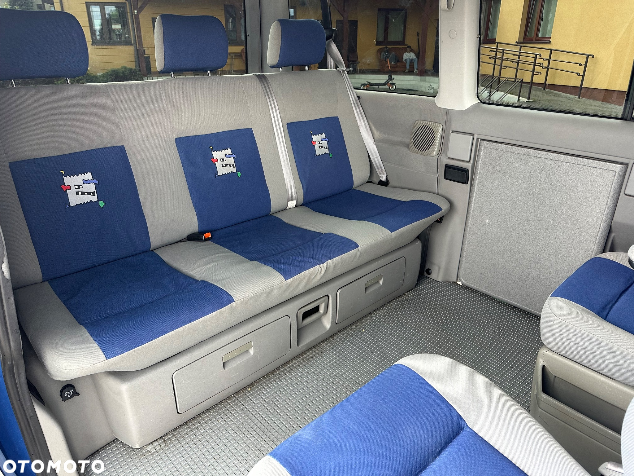 Volkswagen Multivan - 6
