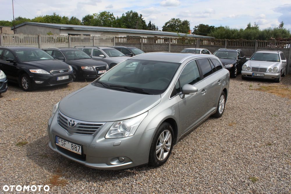 Toyota Avensis - 1