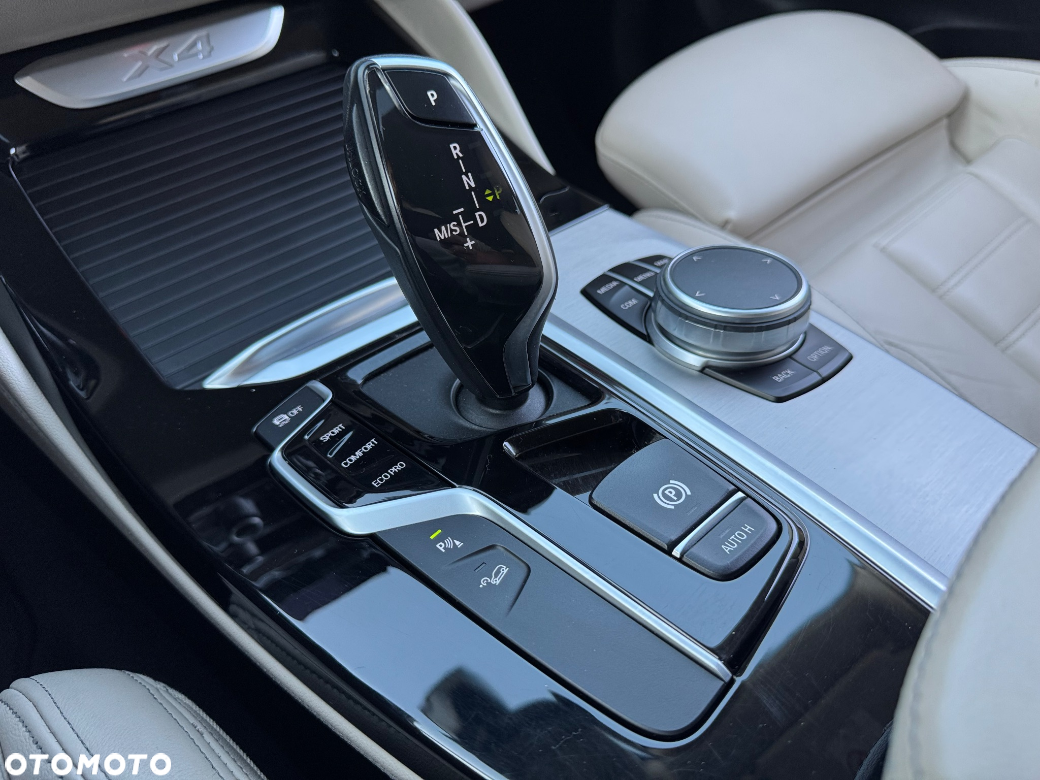 BMW X4 xDrive20i xLine - 32