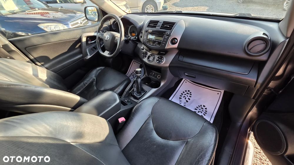 Toyota RAV4 - 18