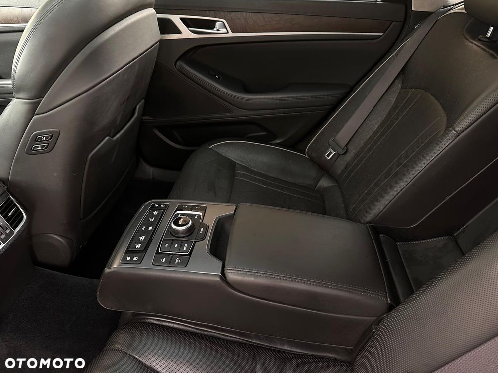 Hyundai Genesis 3.8 V6 GDI - 27