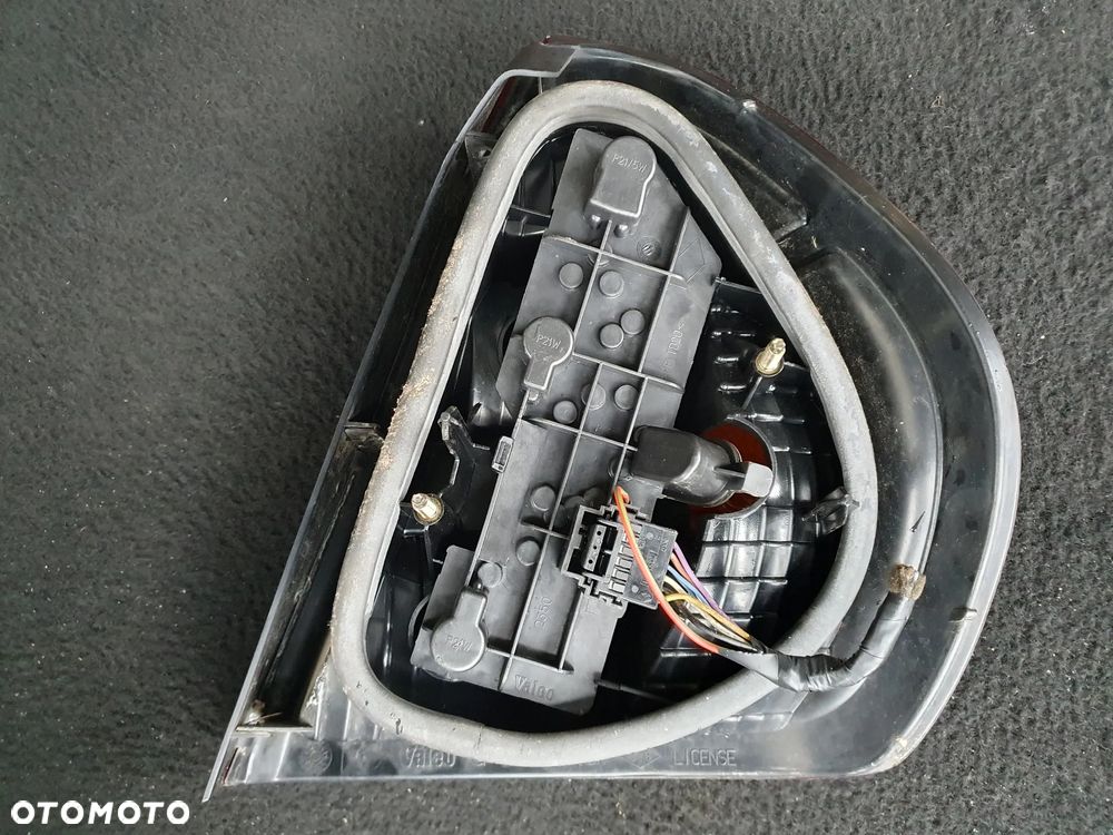 RENAULT THALIA I LAMPA LEWY TYŁ LEWA TYLNA WTYCZKA INSTALACJA POSIADAM 3 SZT - 5