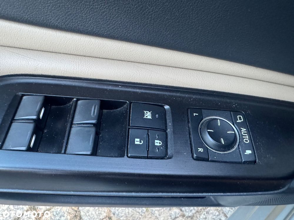 Lexus ES 300h Prestige - 25