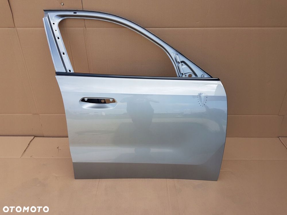 DRZWI PRZÓD PRAWE BMW X1 U11 22-