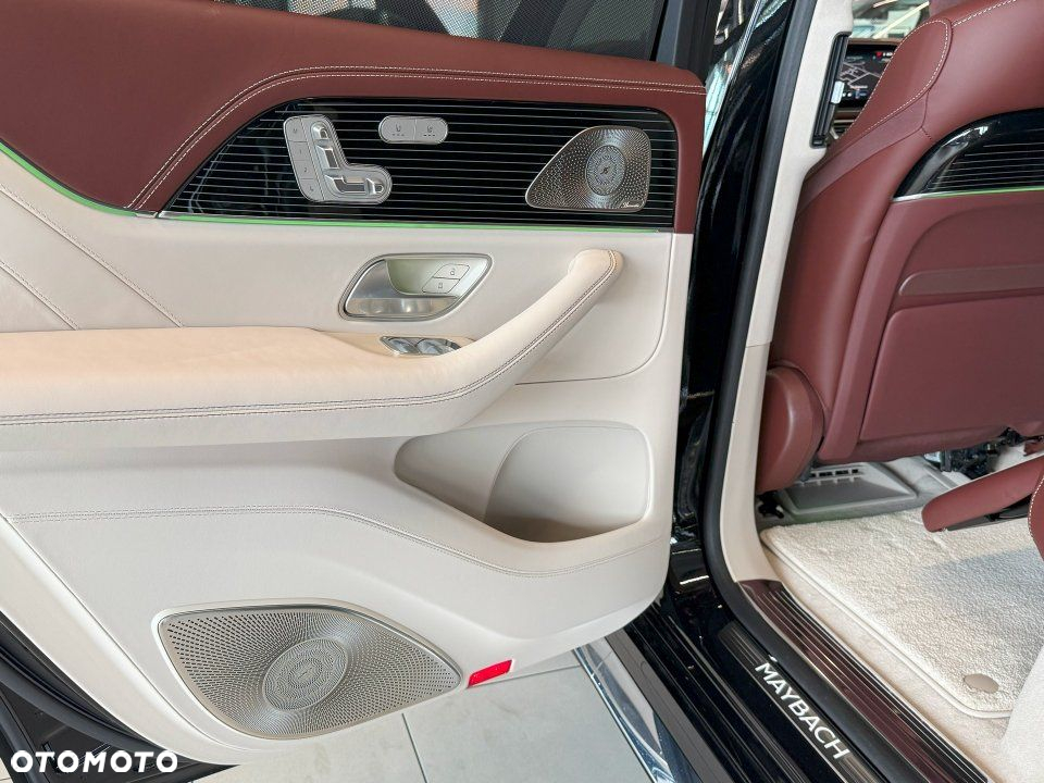 Mercedes-Benz GLS - 28