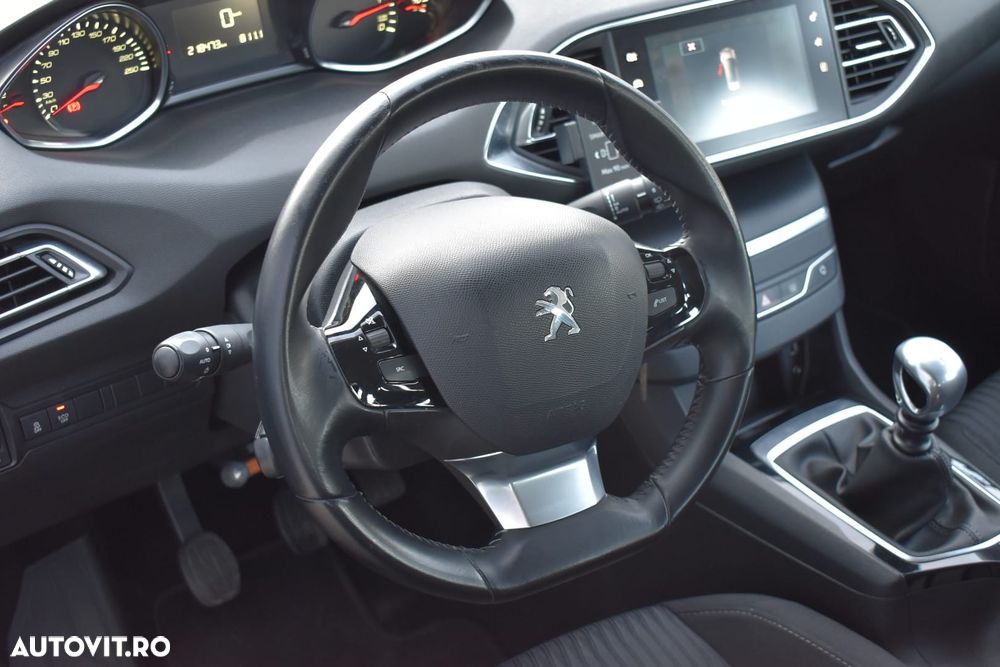 Peugeot 308 - 13