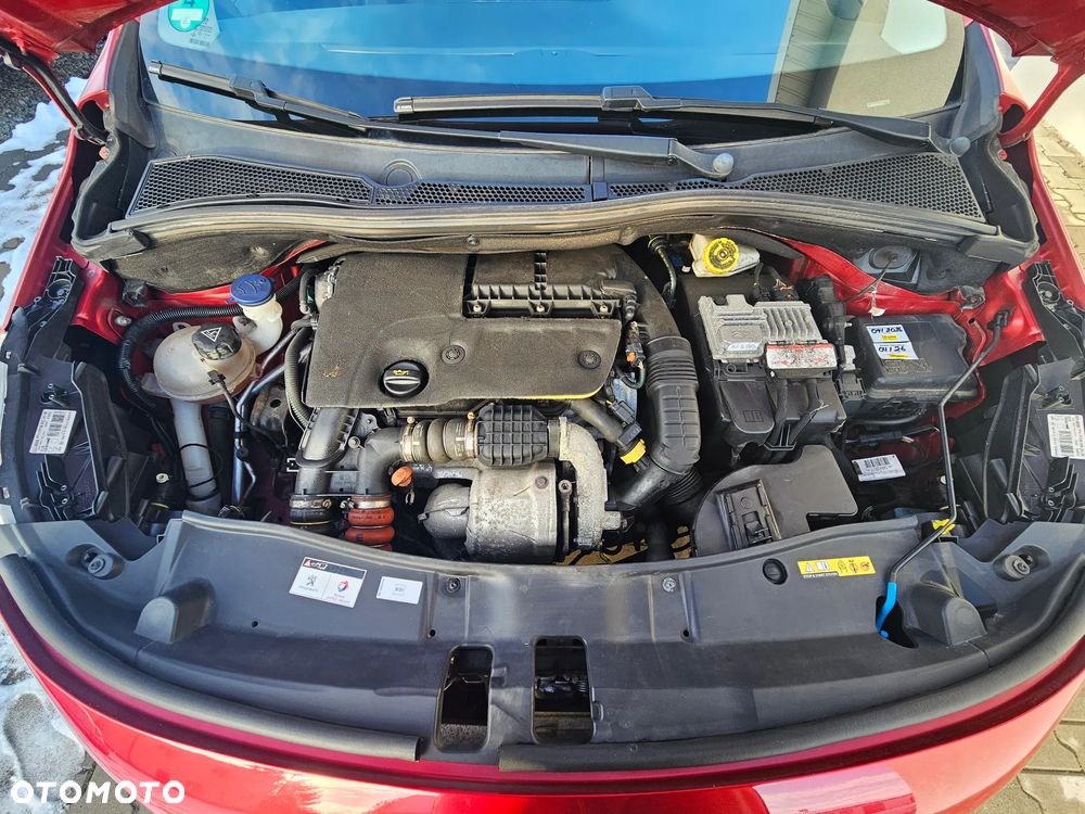 Peugeot 2008 BlueHDi FAP 120 STOP & START GT-Line Edition - 14