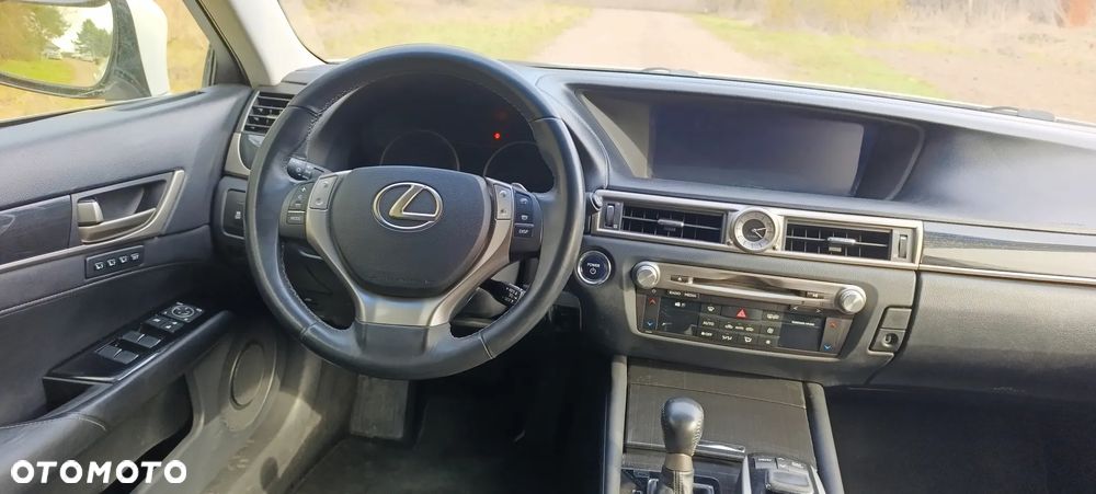 Lexus GS 300h - 13