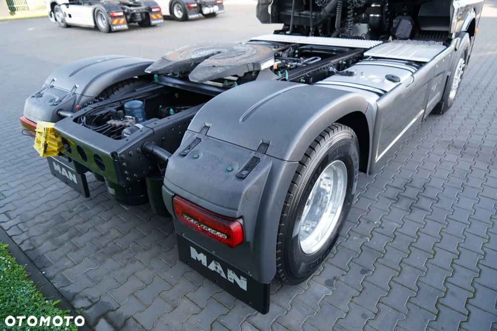MAN TGX 18.510 / GX / PEŁNY ADR / RETARDER / KLIMA POSTOJOWA / CAŁY NA PODUSZKACH / BOGATE WYPOSAŻENIE / OPONY 100% - 16
