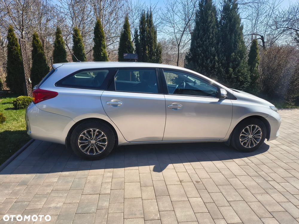 Toyota Auris 1.6 Active - 3