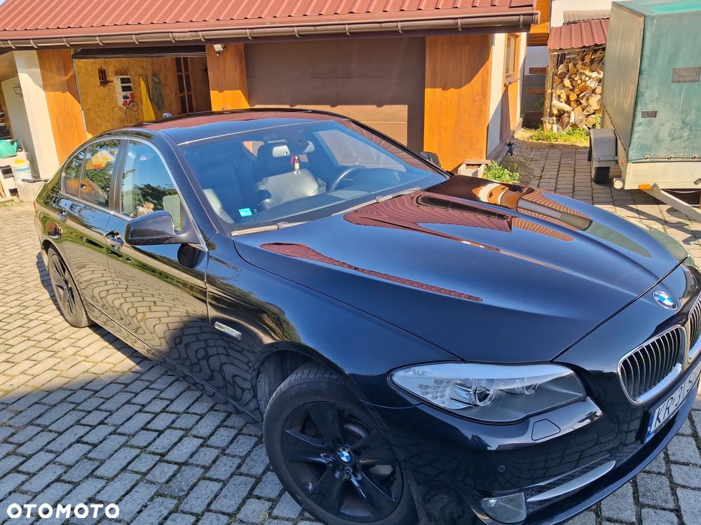BMW Seria 5 528i xDrive Luxury Line - 7