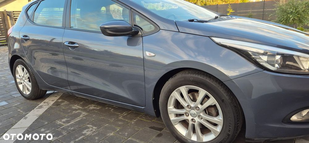 Kia Ceed - 13