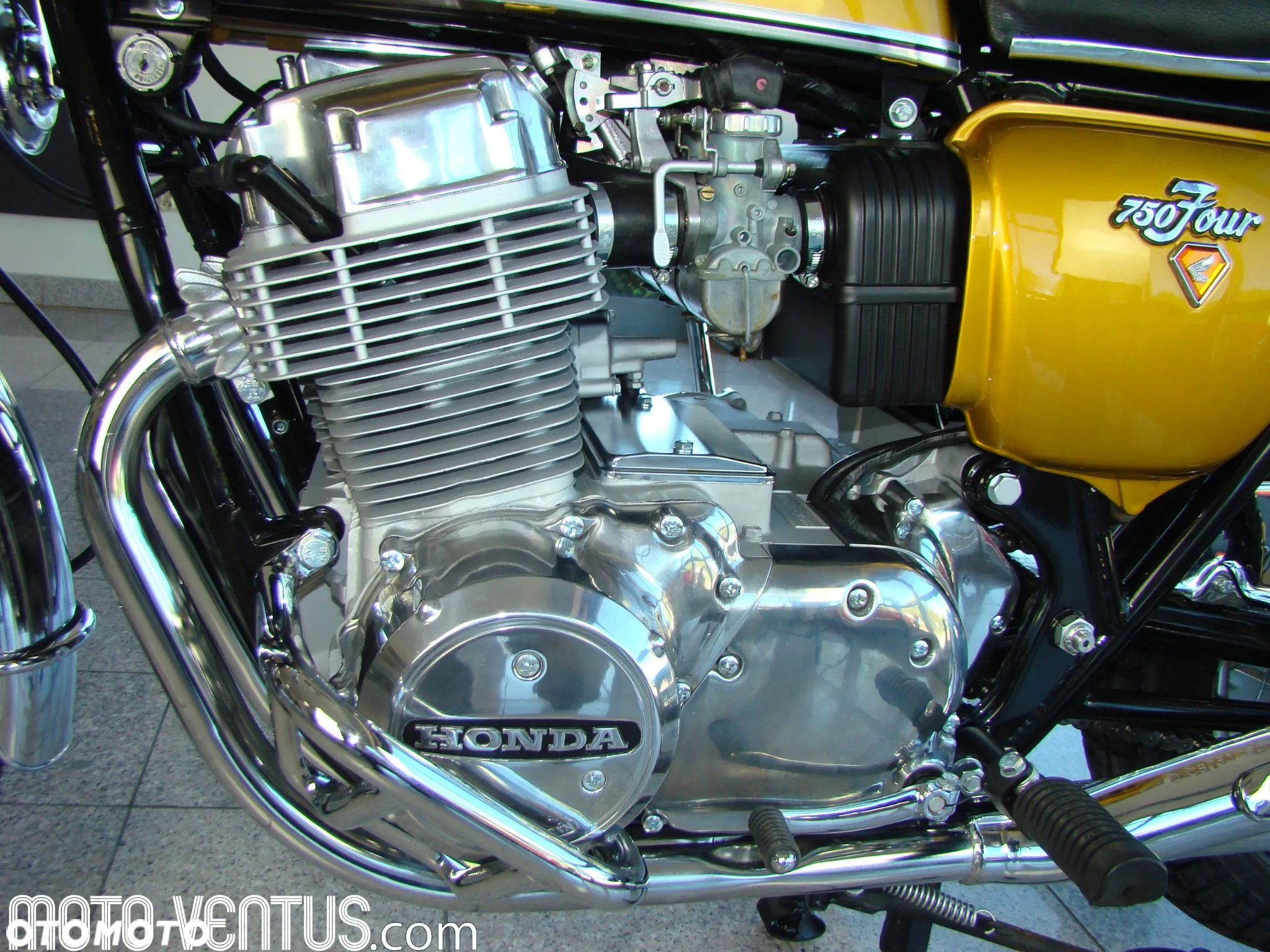 Honda CB - 11