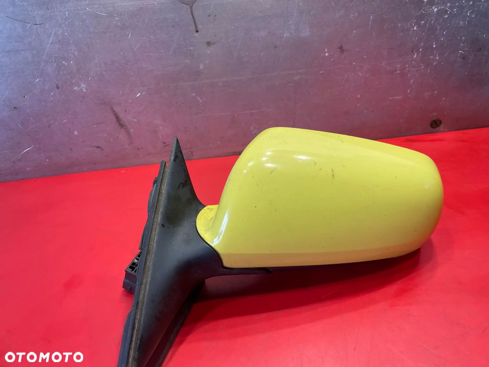 LUSTERKO LEWE AUDI A4 B5 - 1