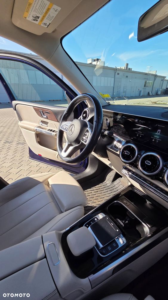 Mercedes-Benz GLB - 33