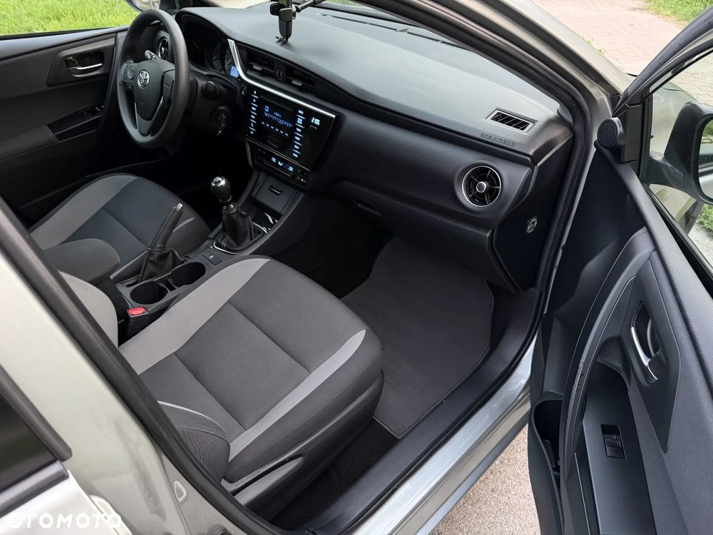 Toyota Auris - 4
