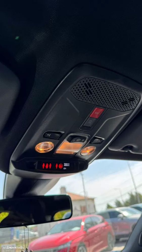 Peugeot 2008 Hybrid 145 e-DSC Style - 17