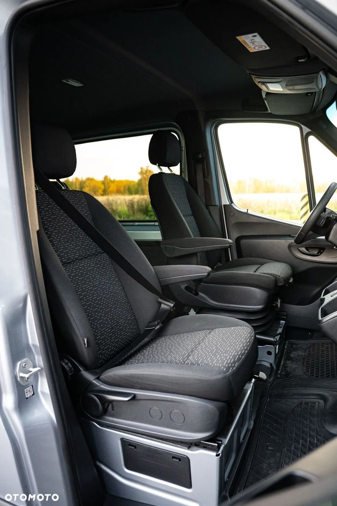 Mercedes-Benz Sprinter - 26
