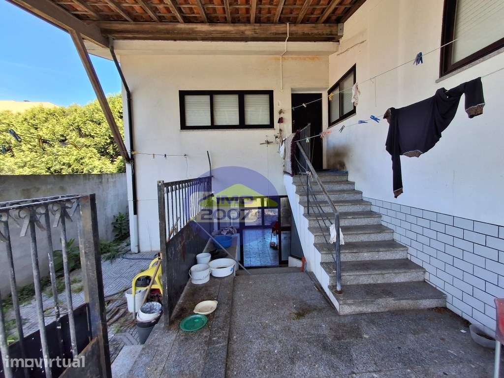Moradia GRANDE + Cave Independente + Garagem 6 carros + Anexo T2 + ... - Grande imagem: 4/36