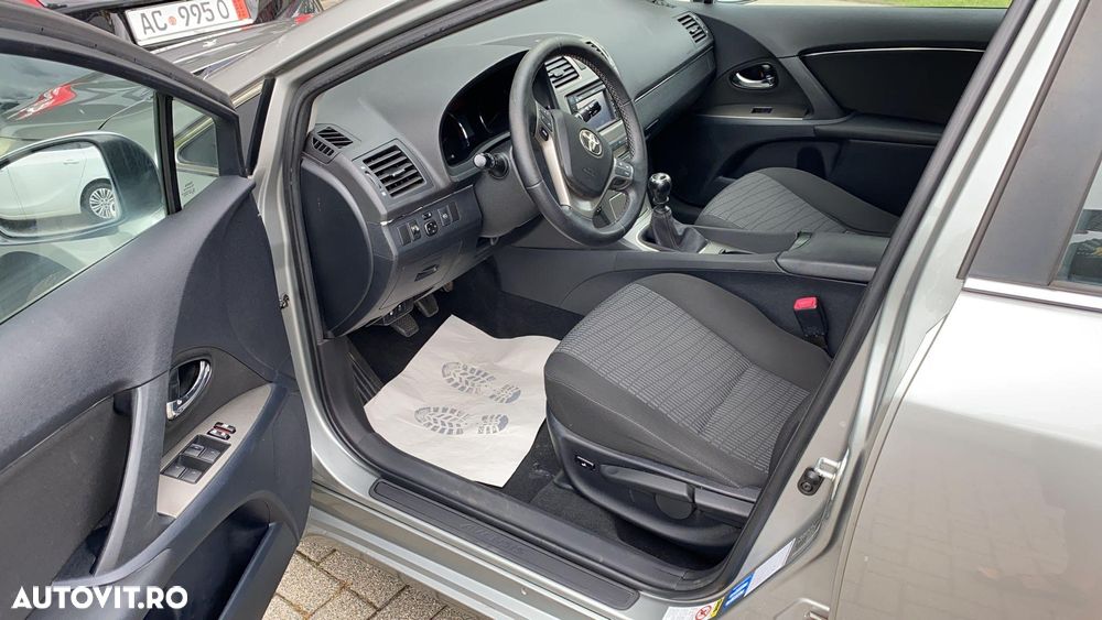 Toyota Avensis 2.0 D-4D - 3