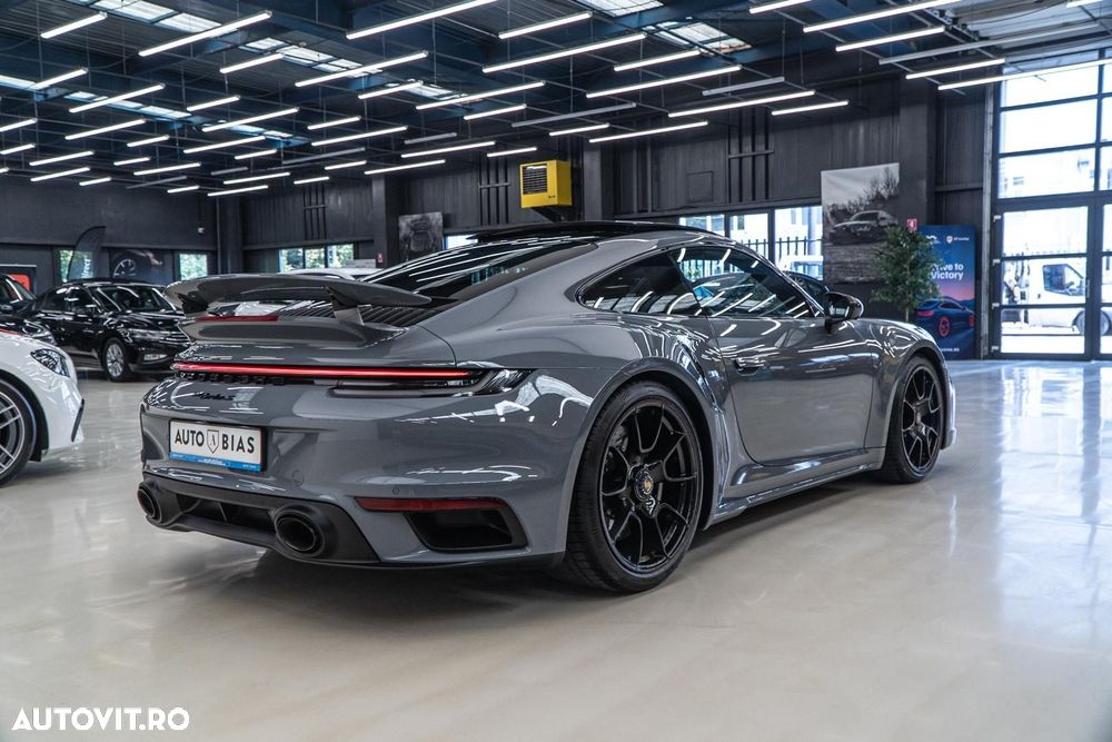 Porsche 911-TURBO-S - 8
