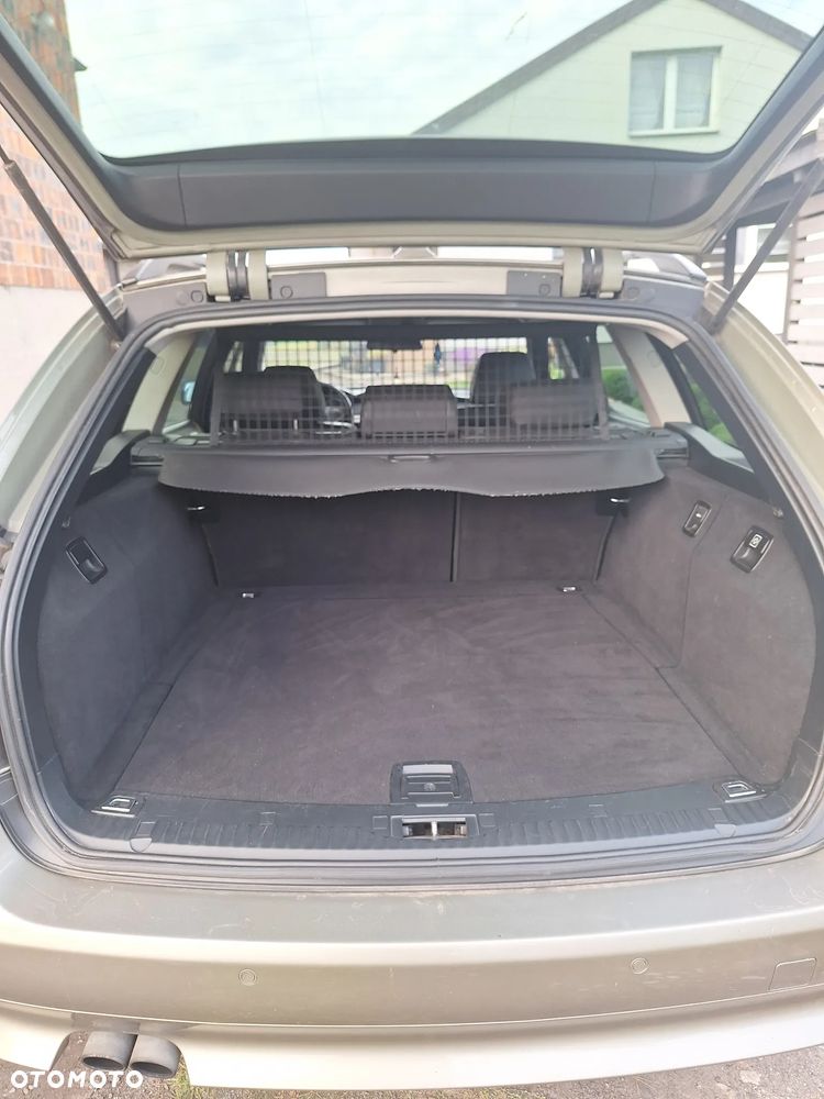 BMW Seria 5 525d - 9