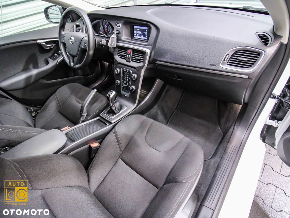 Volvo V40 T3 Drive-E Momentum - 9