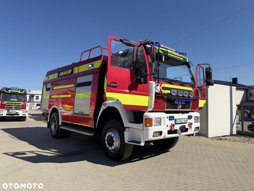 MAN Wóz strażacki CIĘŻKI Pojazd pożarniczy Straż pożarna MAN 18.284 4x4 6t wody+piana, CNBOP, działko dachowe, skrzynie dachowe, łańcuchy podrzutowe - 36