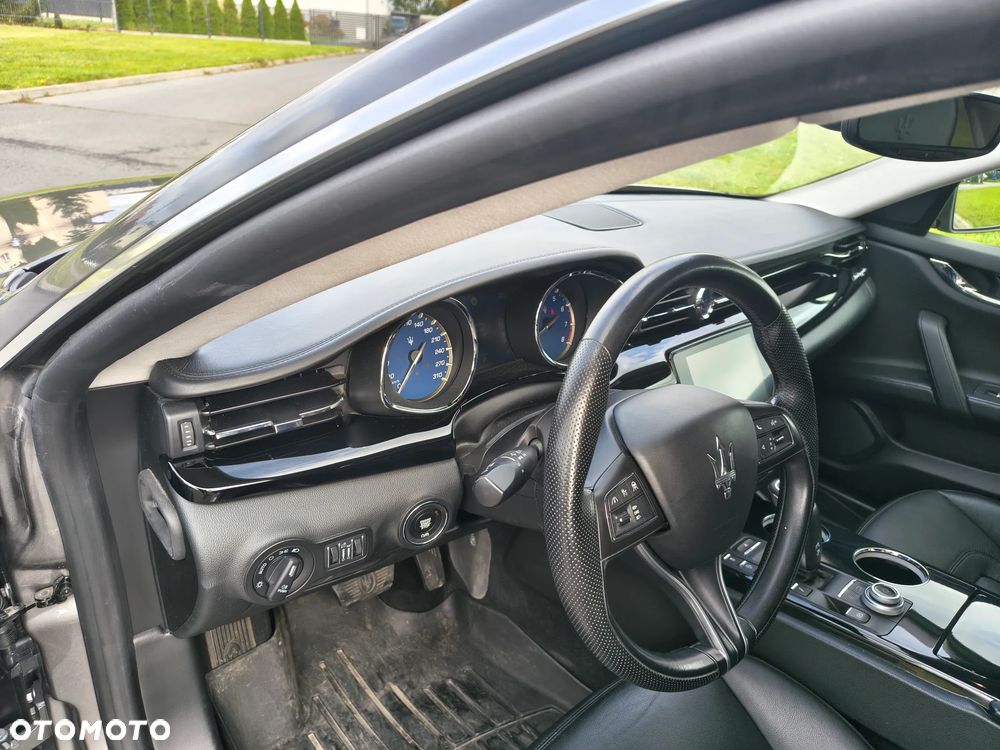 Maserati Quattroporte GranLusso S - 15