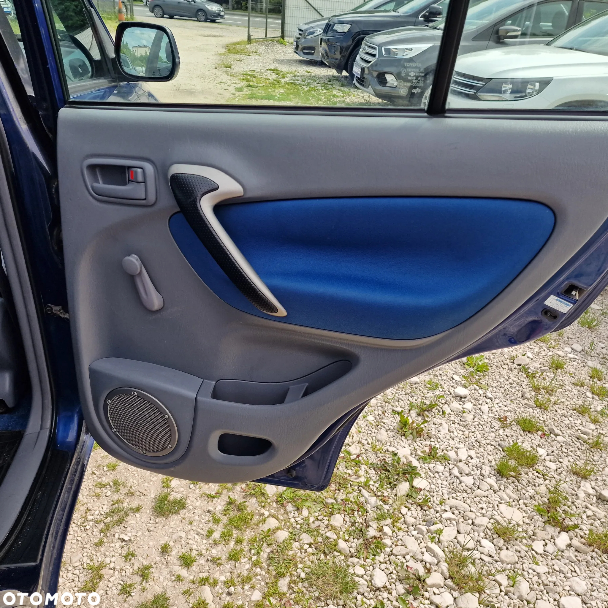 Toyota RAV4 1.8 VVT-i 4x2 - 19