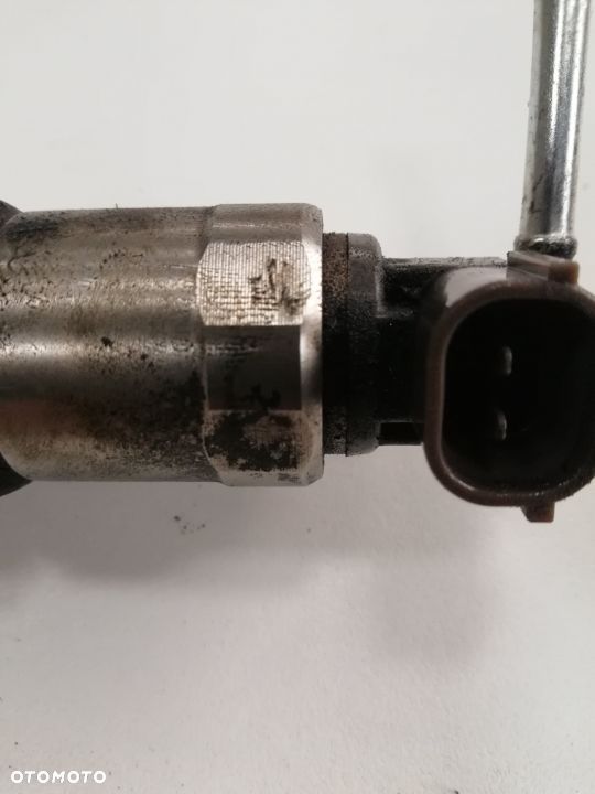 COROLLA VERSO 2.2 D-CAT 177 KONI LISTWA WTRYSKOWA - 3