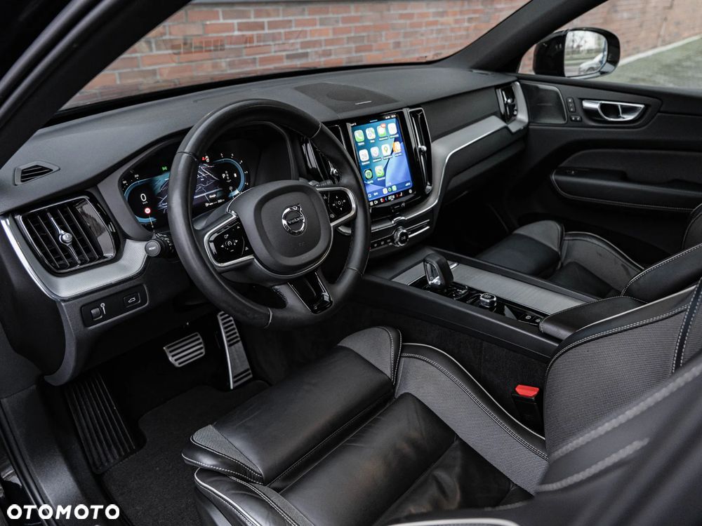 Volvo XC 60 B4 D AWD Plus Dark - 21