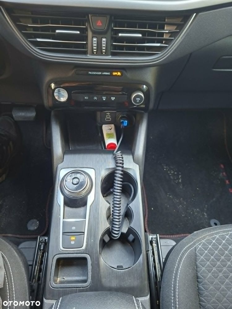 Ford Kuga - 31
