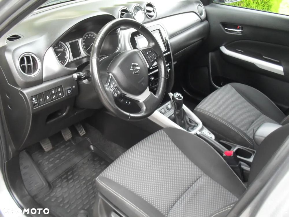 Suzuki Vitara 1.6 Comfort 4WD - 11