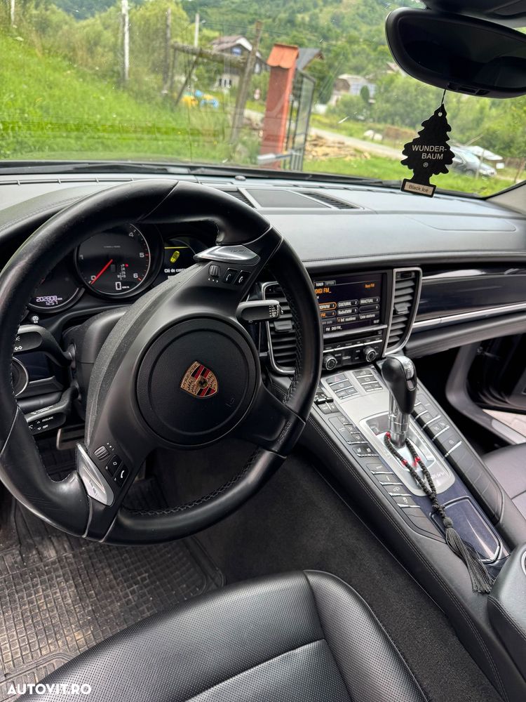 Porsche Panamera - 8