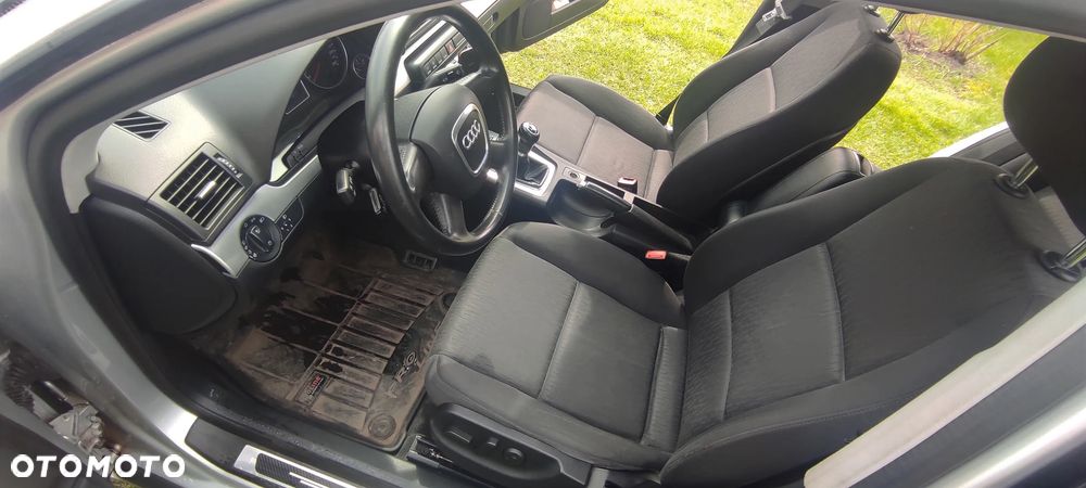 Audi A4 Limousine 2.0 T FSI quattro - 18