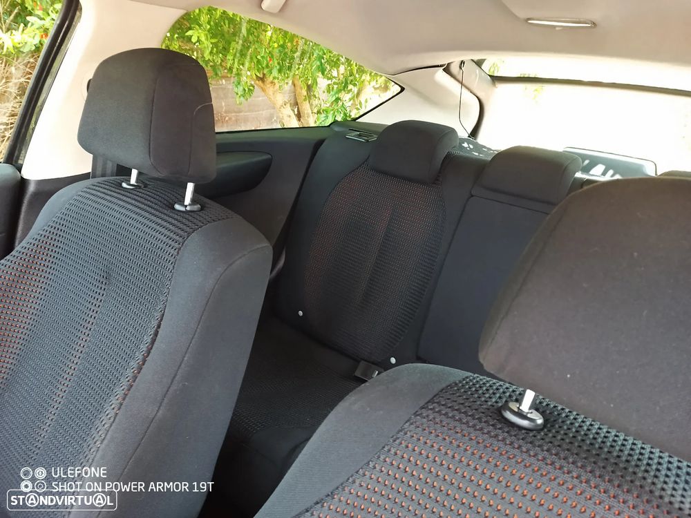 Citroën C4 Coupé 1.6 HDi 110 VTR - 6