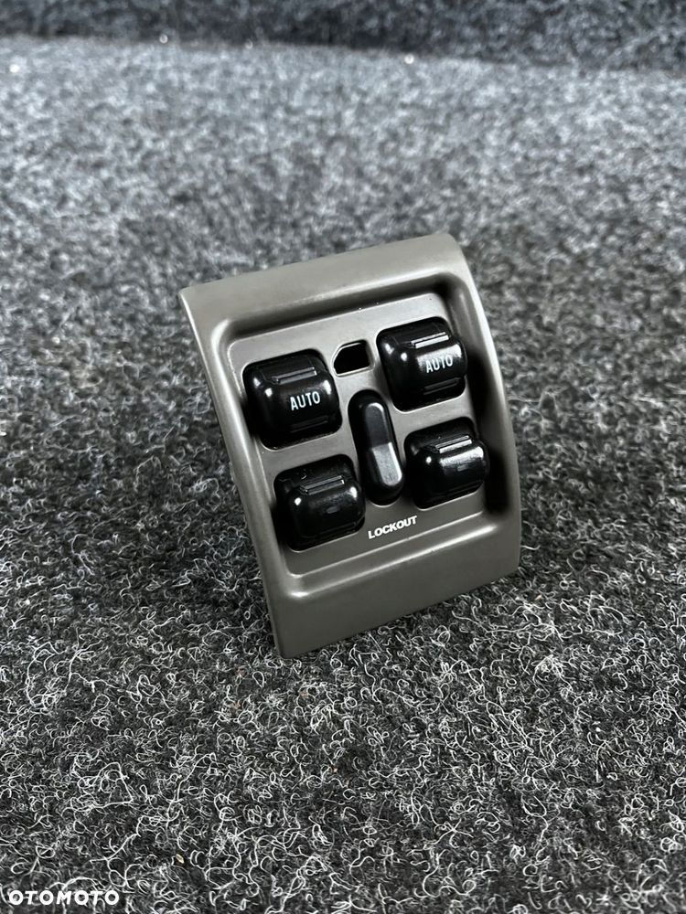 przełącznik panel sterowania szyb chrysler pt cruiser I 0UK931L8AA - 1