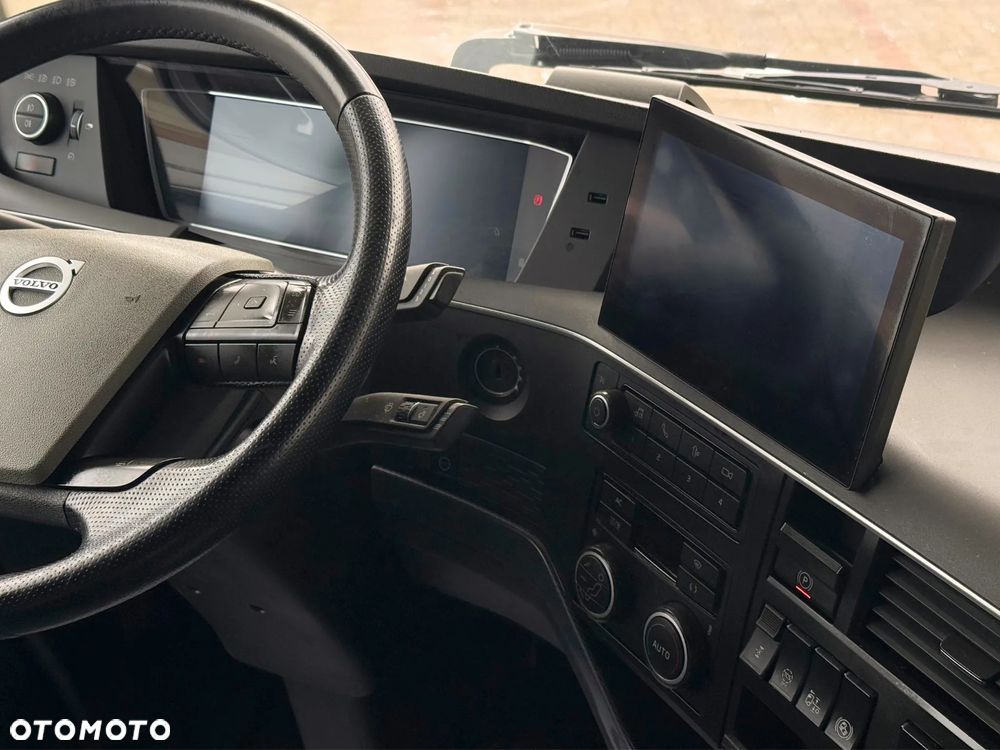 Volvo FH 460 / LOW DECK / XL GLOBETROTTER / SALON PL - 8