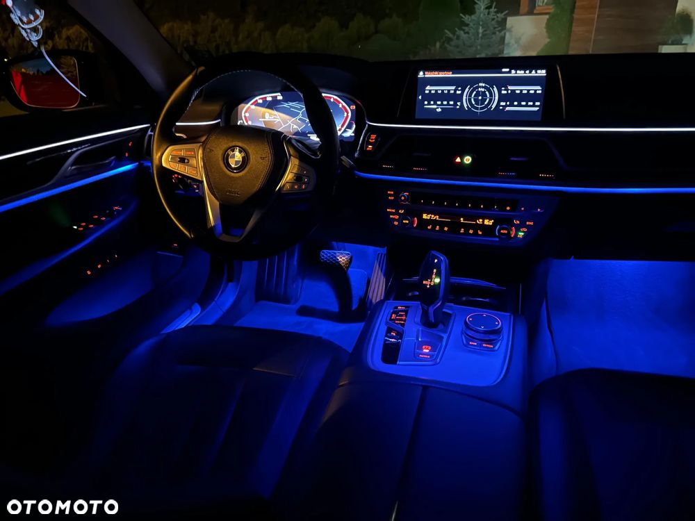 BMW Seria 7 730d xDrive - 28