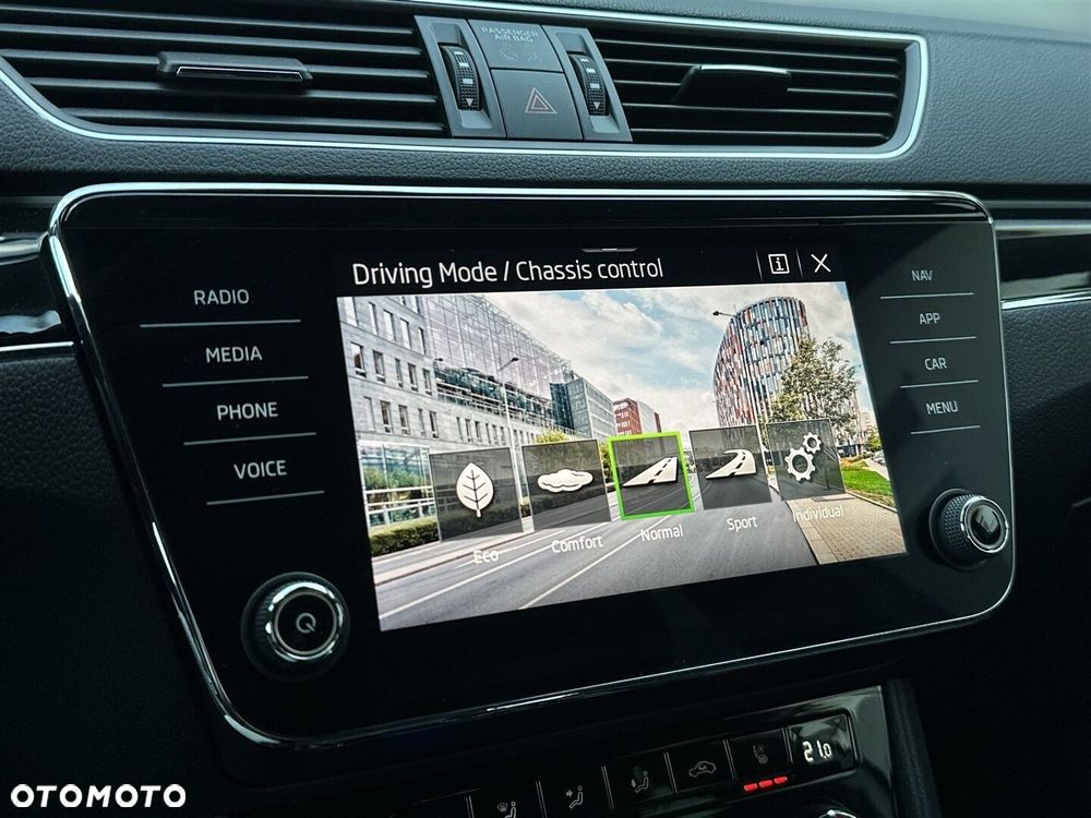 Skoda Superb 2.0 TDI SCR 4x4 L&K DSG - 25