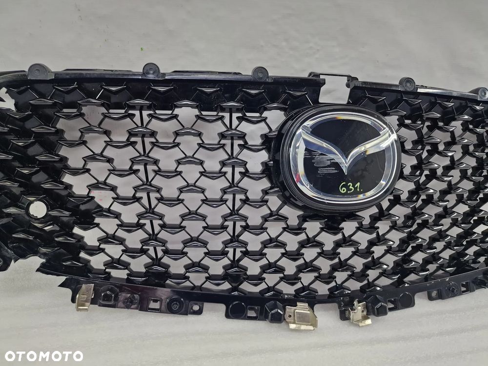 MAZDA CX30 / CX-30 ATRAPA / GRILL PRZEDNI PRZÓD NA PDC + ZNACZEK / LOGO POD RADAR , NR DFR7-50711 , NR AUKCJI GL631 - 8