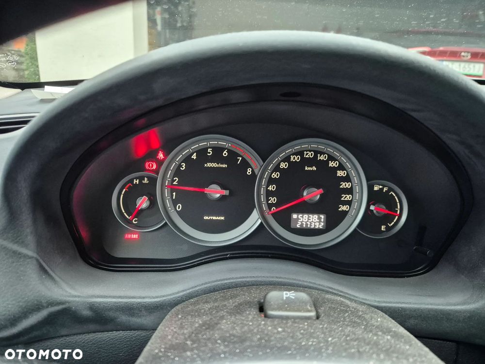 Subaru Legacy 2.5i MT - 5