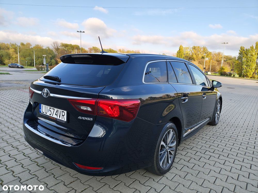 Toyota Avensis - 8
