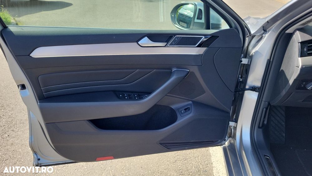 Volkswagen Passat 2.0 TDI DSG 4Motion R Executive - 10