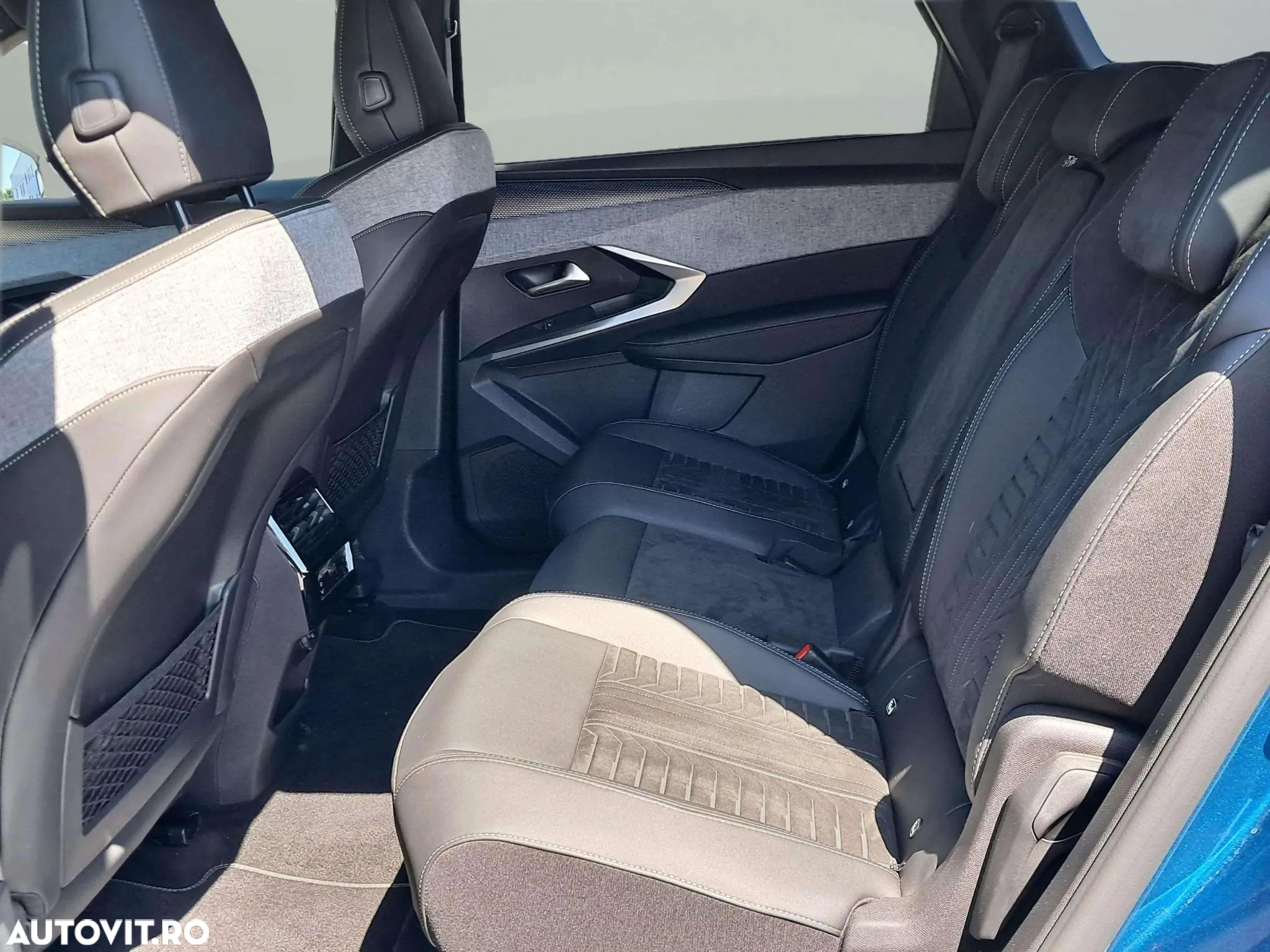 Peugeot 5008 1.2L 136 e-DCS6 MHEV GT - 6