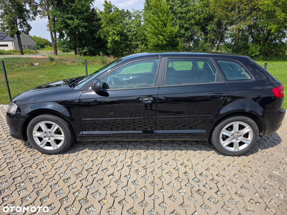 Audi A3 Sportback 1.6 TDI DPF Ambition - 9